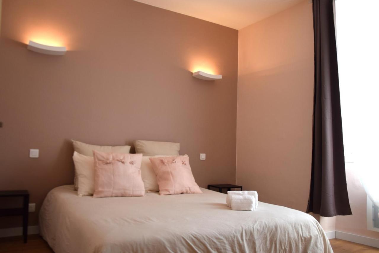 Hotel Le Lys Lacrouzette Zewnętrze zdjęcie